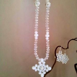 White flake necklace